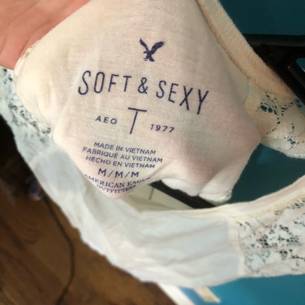 American Eagle Lace Tank Top - Picture 3 of 4